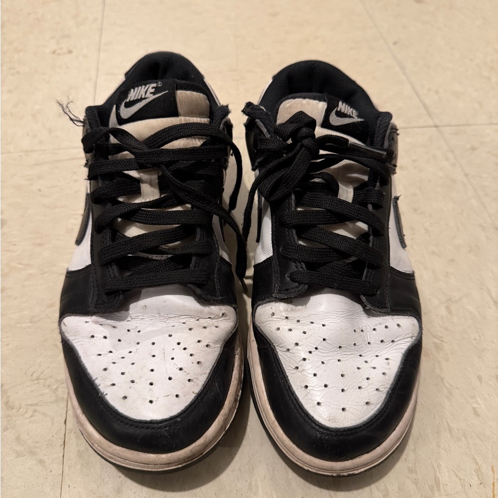 Women’s Nike Dunk Panda Black White size 8.5US